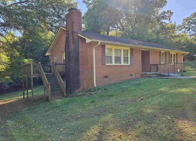 Property at 204 Friendship Dr, Walhalla, SC 29691, 3 beds, 2 baths