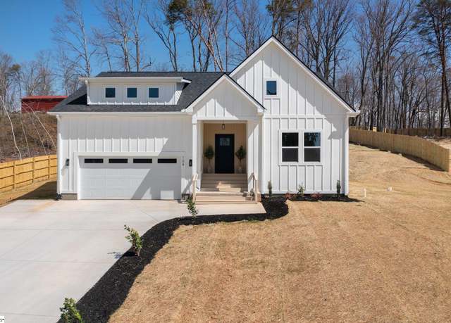 Property at 104 Pittman Dr, Greenville, SC 29609, 3 beds, 2 baths