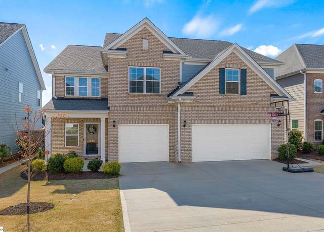 Property at 205 Reseda Dr, Greenville, SC 29607, 5 beds, 2.5 baths