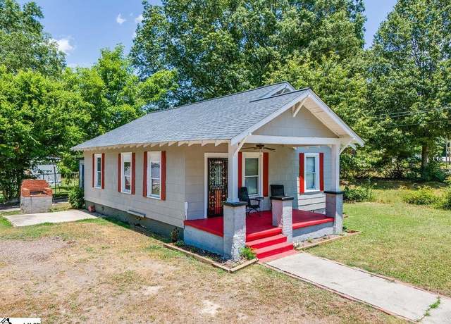 Property at 46 Peachtree St, Clinton, SC 29325, 2 beds, 1 bath