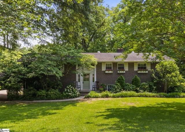 Property at 104 Rosemary Ln, Greenville, SC 29615, 5 beds, 3 baths