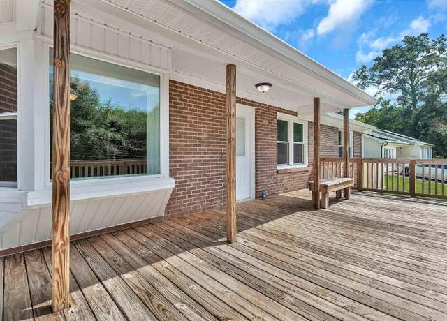 Property at 4 S Valley Ln, Greenville, SC 29611, 3 beds, 2 baths