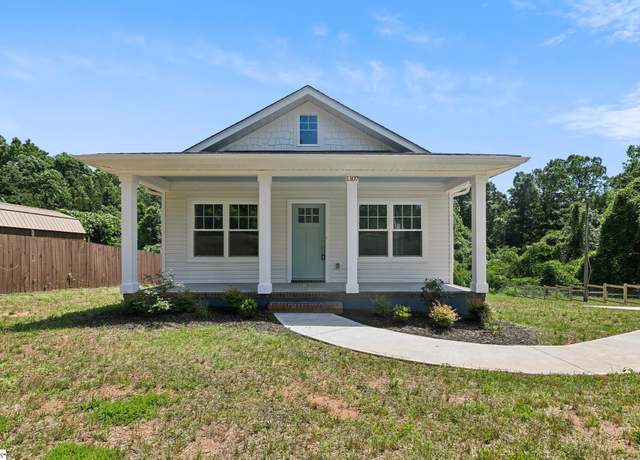 Property at 1107 Gordon Ext, Greenville, SC 29611, 3 beds, 2 baths