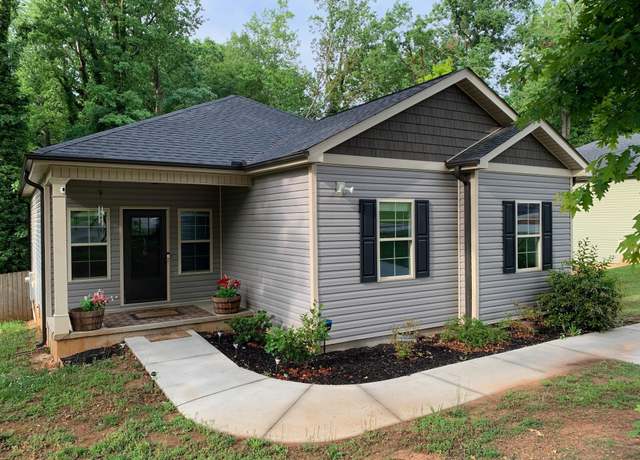 Property at 199 Tanglewylde Dr, Spartanburg, SC 29301, 3 beds, 2 baths