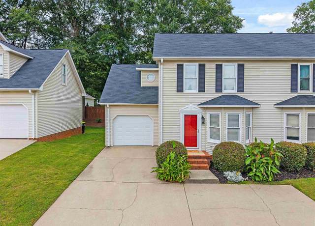 Property at 15 Corbin Ct, Taylors, SC 29687, 3 beds, 2.5 baths