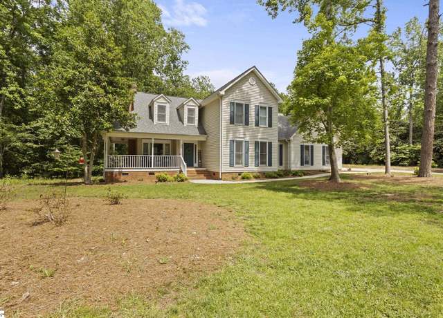 Property at 202 Shadow Oaks Dr, Easley, SC 29642, 4 beds, 2.5 baths