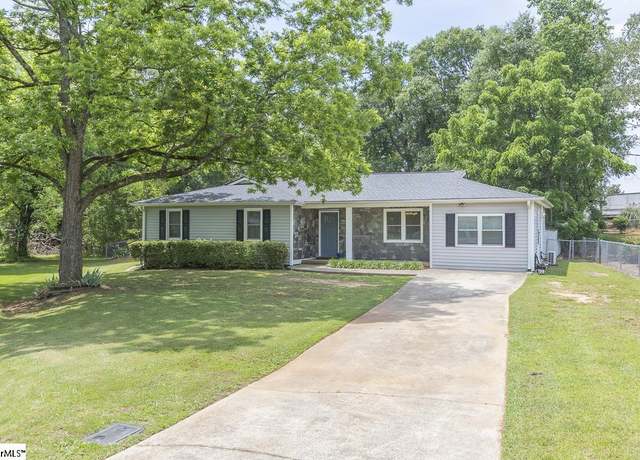 Property at 112 Summer Dr, Easley, SC 29642, 3 beds, 3 baths