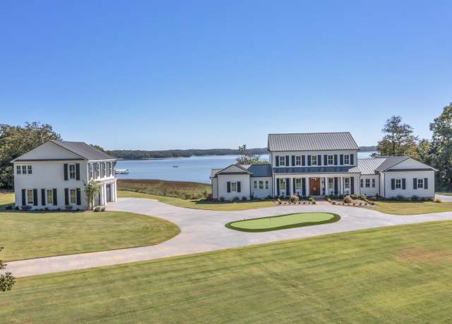 Property at 100 Keowee Club Rd, Townville, SC 29689, 5 beds, 4.5 baths
