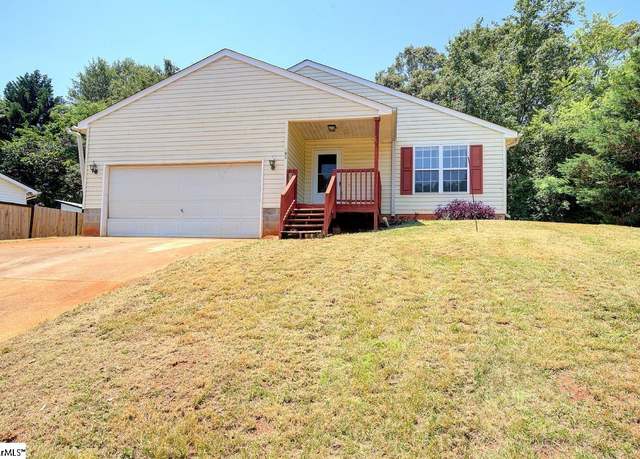 Property at 305 Ridgeover Dr, Greenville, SC 29617, 3 beds, 2 baths