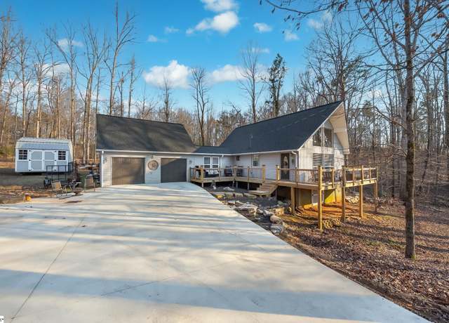 Property at 200 N Foxglove Rd, Westminster, SC 29693, 3 beds, 2.5 baths