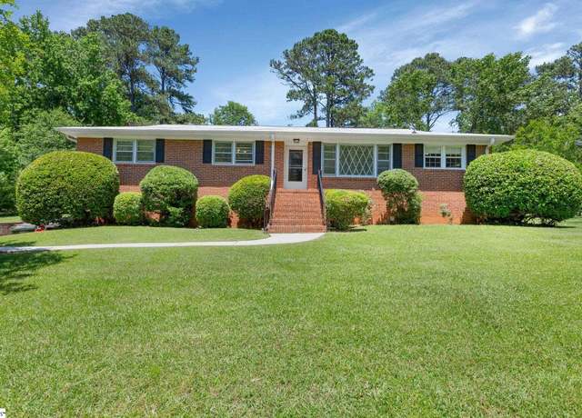 Property at 12 Longmeadow Rd, Taylors, SC 29687, 3 beds, 2 baths