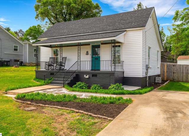 Property at 202 W Beattie St, Liberty, SC 29657, 2 beds, 2 baths