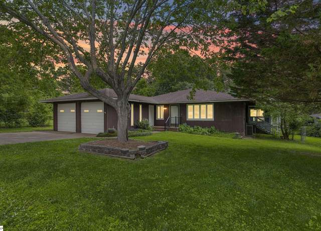 Property at 114 Tollgate Ct, Simpsonville, SC 29681, 3 beds, 2 baths