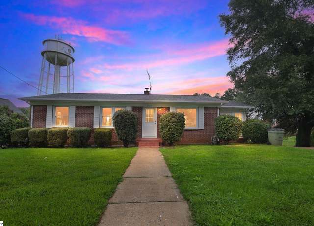 Property at 517 E Buford St, Gaffney, SC 29340, 3 beds, 1.5 baths