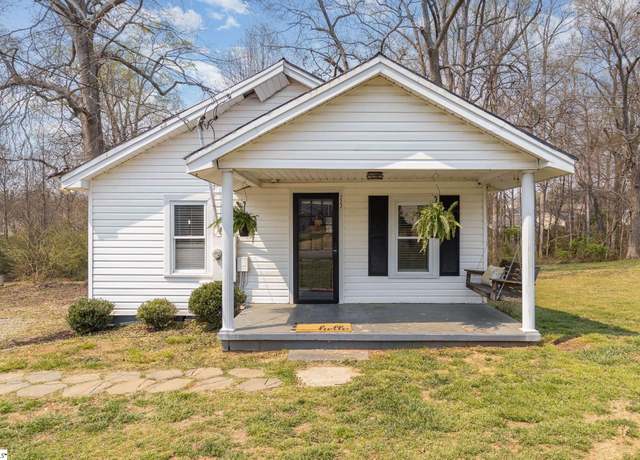 Property at 222 Crescent Cir, Duncan, SC 29334, 2 beds, 1 bath