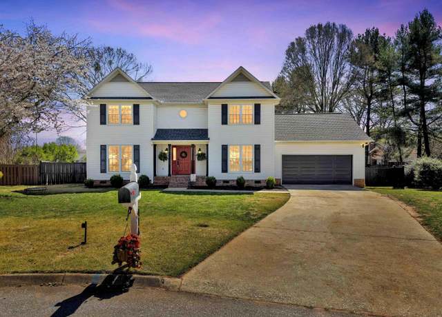 Property at 416 Bradley Ct, Greenville, SC 29615, 4 beds, 2.5 baths