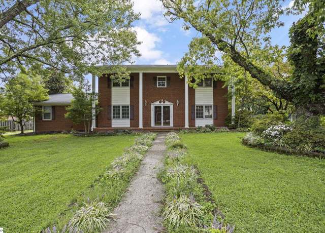 Property at 132 Avalon Cir, Easley, SC 29640, 4 beds, 3.5 baths
