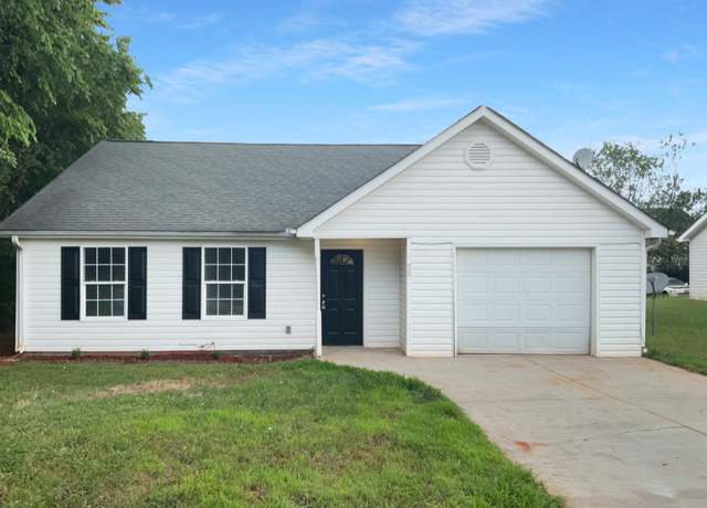 Property at 11 Picardy Dr, Greenville, SC 29605, 3 beds, 2 baths