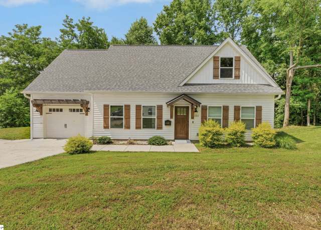 Property at 122 Hunters Woods Dr, Simpsonville, SC 29680, 4 beds, 3.5 baths