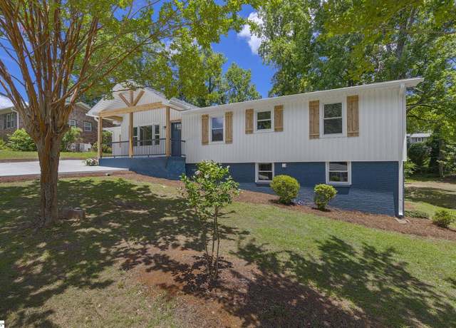 Property at 112 Pennwood Ln, Greenville, SC 29609, 3 beds, 2 baths