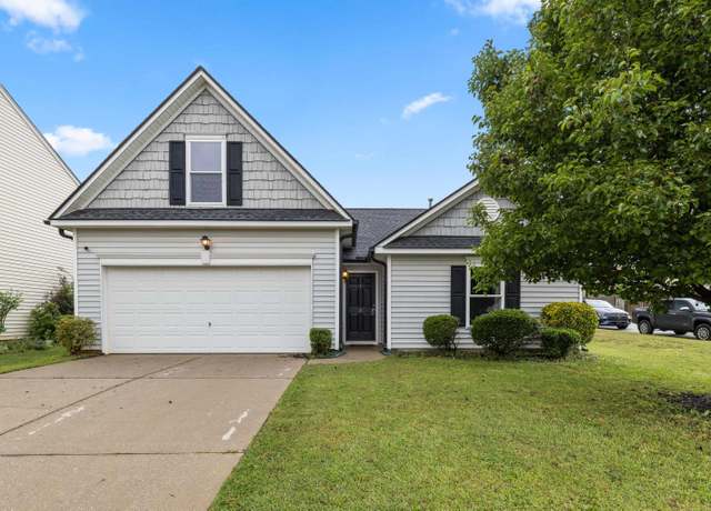 Property at 2 Somerville Ct, Greenville, SC 29605, 3 beds, 2 baths