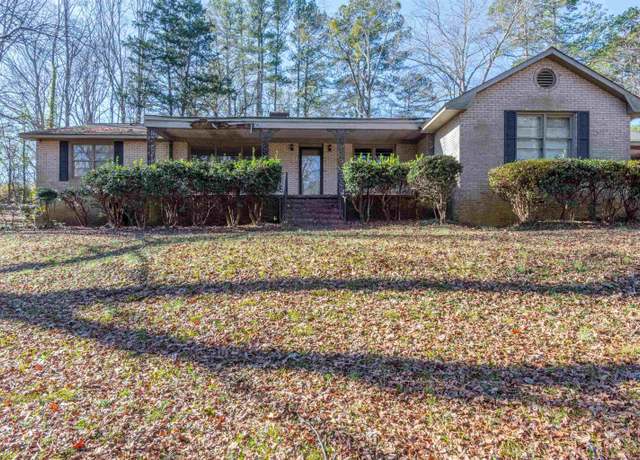 Property at 1307 NE Main St, Simpsonville, SC 29681, 4 beds, 2 baths