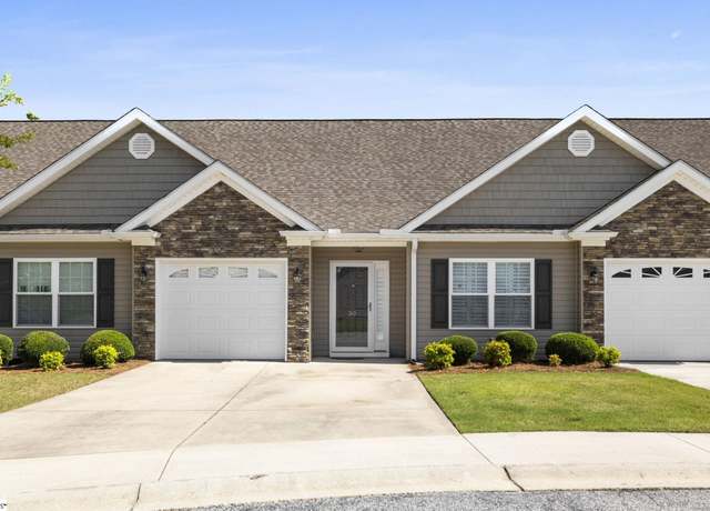 Property at 30 Eaglecrest Ct, Simpsonville, SC 29681, 2 beds, 2 baths