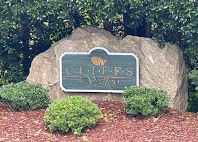 Property at 17 Queensmoor Rd, Travelers Rest, SC 29690