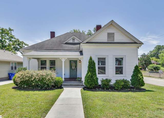 Property at 825 Green Ave, Greenville, SC 29605, 3 beds, 2.5 baths