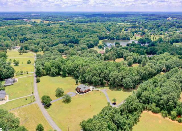 Property at 102 Mesa Path Rd, Easley, SC 29642, 4 beds, 3.5 baths