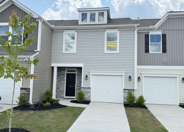 Property at 228 Toal Ct, Greenville, SC 29611, 3 beds, 2.5 baths