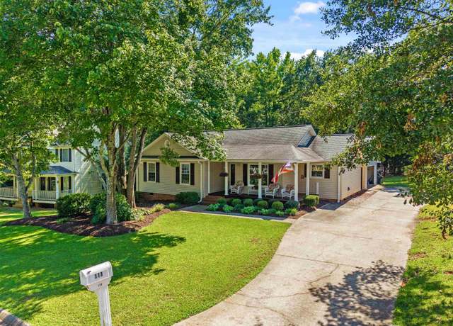 Property at 118 Monarch Pl, Taylors, SC 29687, 3 beds, 2 baths