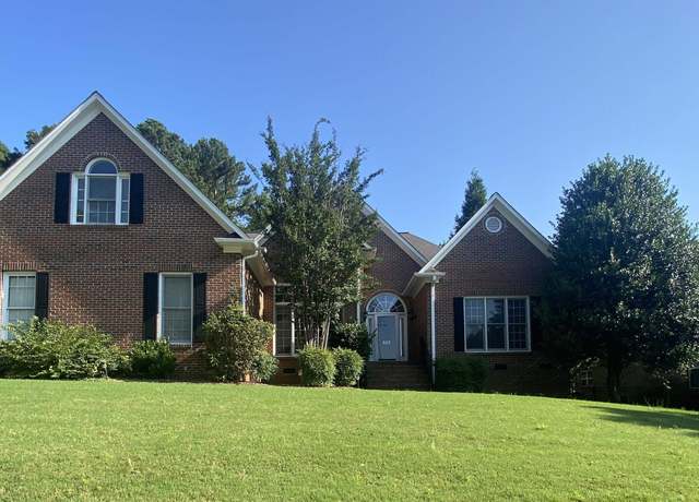 Property at 523 Meadowsweet Ln, Greenville, SC 29615, 4 beds, 2 baths