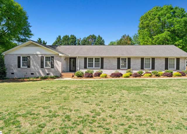 Property at 250 Hollis Dr, Spartanburg, SC 29307, 4 beds, 2.5 baths