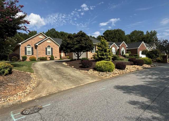 Property at 103 Chetsworth Ln, Greenville, SC 29607, 3 beds, 2.5 baths