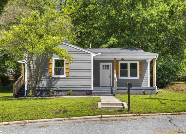 Property at 408 Moultrie Sq, Anderson, SC 29621, 4 beds, 2 baths