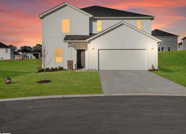 Property at 105 Oval Ct, Easley, SC 29642, 4 beds, 2 baths