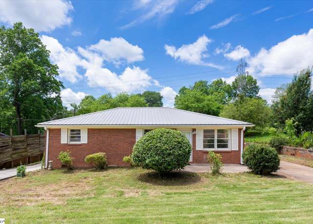 Property at 106 Gayle St, Piedmont, SC 29673, 3 beds, 2 baths