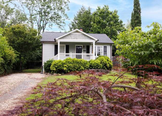 Property at 222 Buist Ave, Greenville, SC 29609, 3 beds, 2 baths