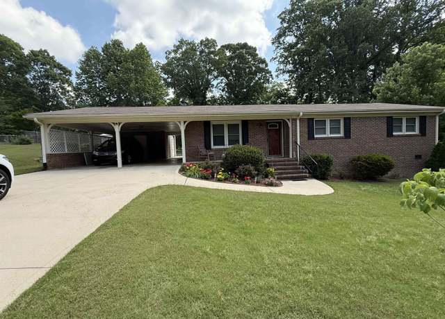 Property at 10 Dickens Ln, Taylors, SC 29687, 3 beds, 2 baths