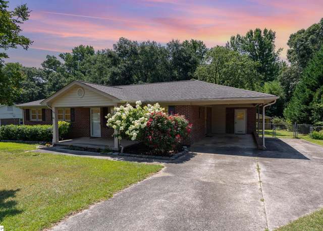 Property at 620 Creighton Dr, Taylors, SC 29687, 3 beds, 2 baths