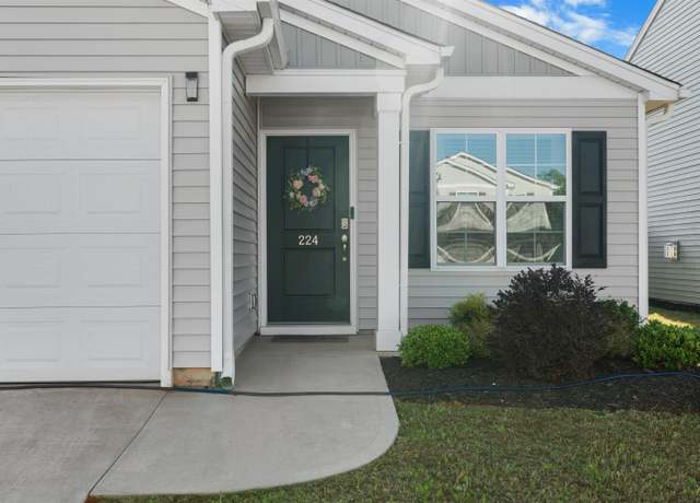 Property at 224 Whittier St, Greenville, SC 29605-6246, 3 beds, 2 baths