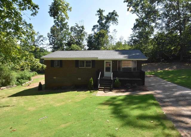 Property at 14 Theodore Cir, Greenville, SC 29611, 3 beds, 1.5 baths