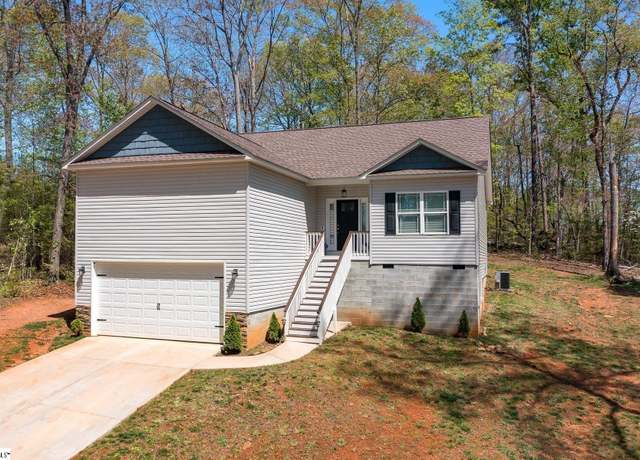 Property at 111 Academy Dr, Pickens, SC 29671, 3 beds, 2 baths