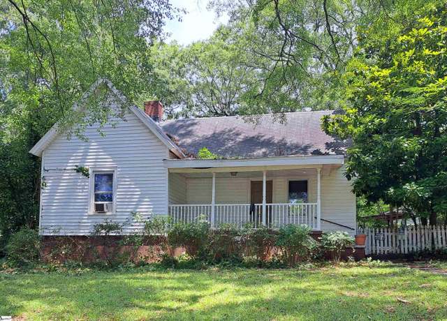 Property at 12 Blake St, Greenville, SC 29605-4406, 4 beds, 2.5 baths