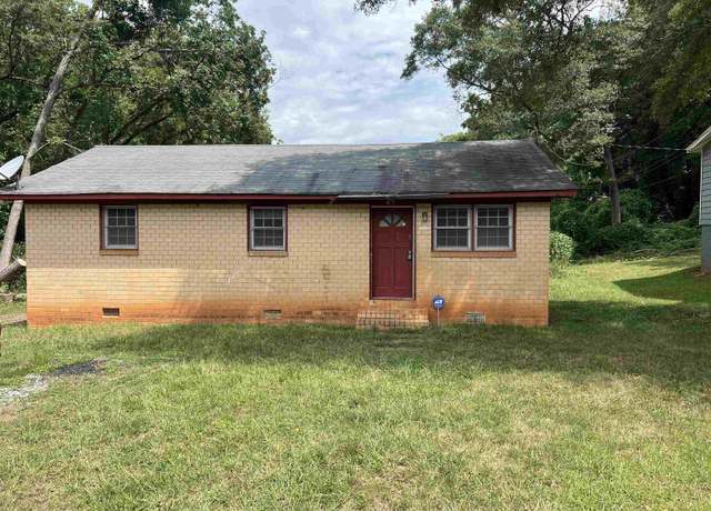 Property at 656 S Center St, Spartanburg, SC 29301, 3 beds, 1 bath
