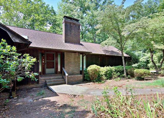 Property at 11051 Lake Ridge Ln, Seneca, SC 29672, 3 beds, 3 baths