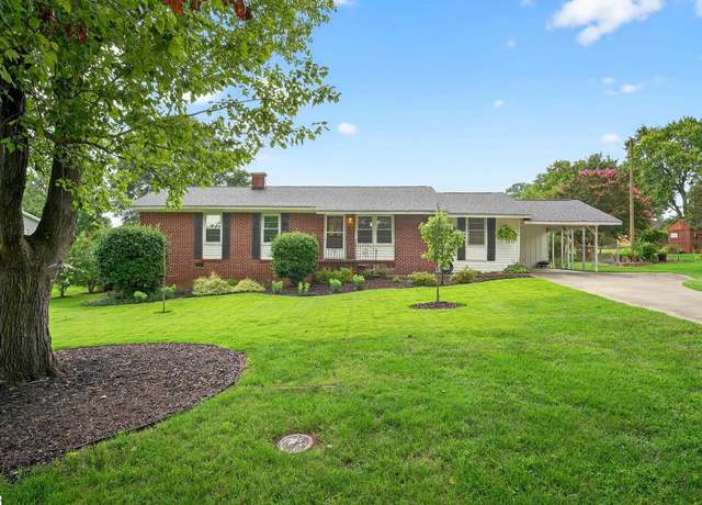Property at 106 Paxton St, Mauldin, SC 29662, 3 beds, 2 baths