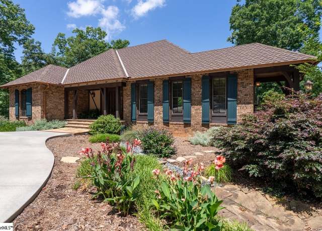 Property at 337 Knox Campground Rd, Seneca, SC 29672, 4 beds, 2.5 baths