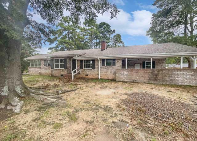 Property at 2375 S Pine St, Spartanburg, SC 29302, 3 beds, 2 baths